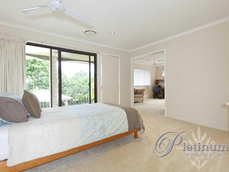 50 Modred Street, Carindale QLD 4152