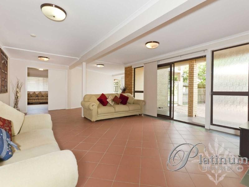 50 Modred Street, Carindale QLD 4152