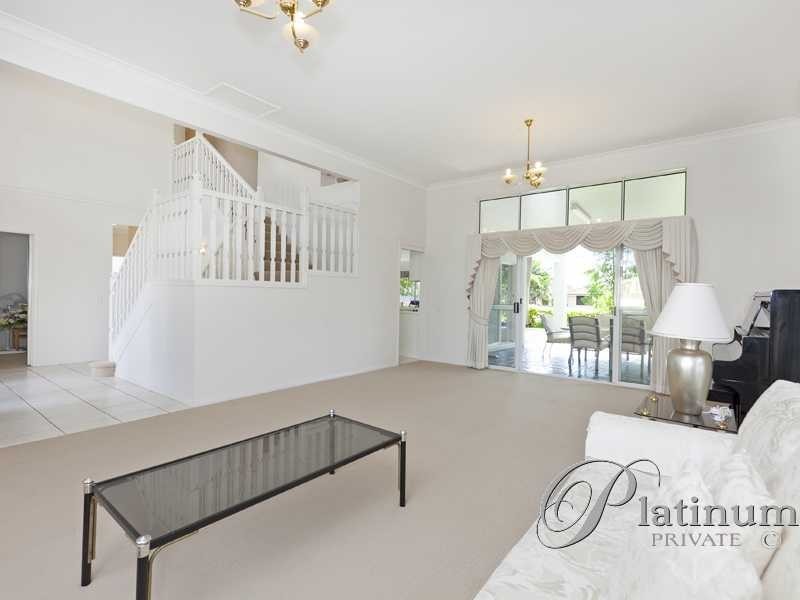 11 Carrington Street, Carindale QLD 4152