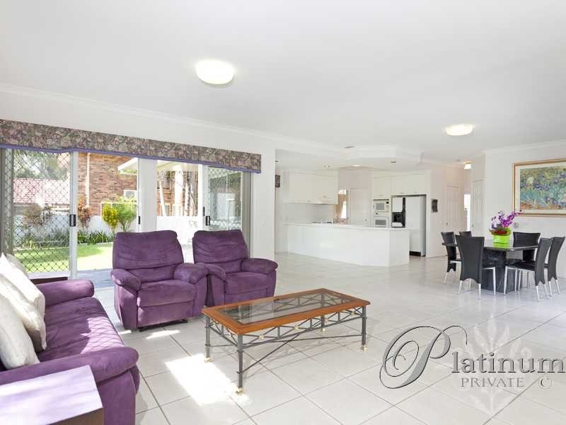 11 Carrington Street, Carindale QLD 4152