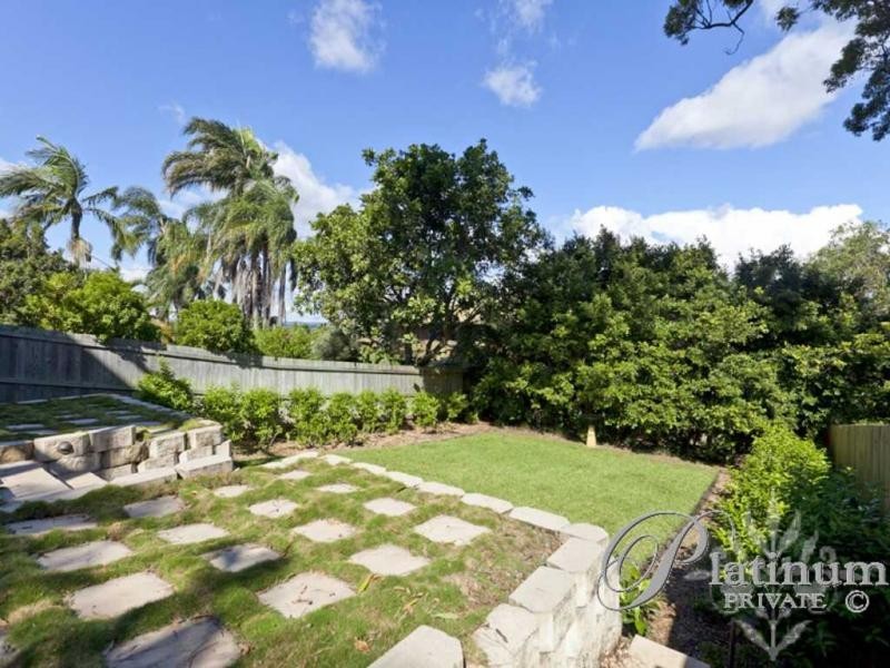 70 Mt Gravatt Road, Upper Mount Gravatt QLD 4122