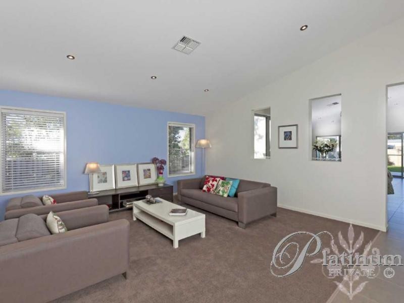 83 Gumdale Street, Wakerley QLD 4154