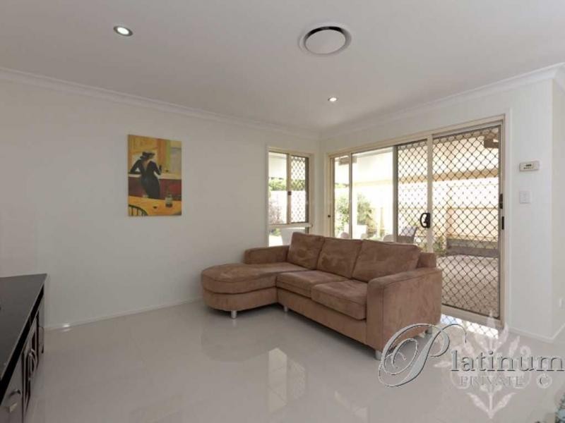 47 Cribb Road, Carindale QLD 4152