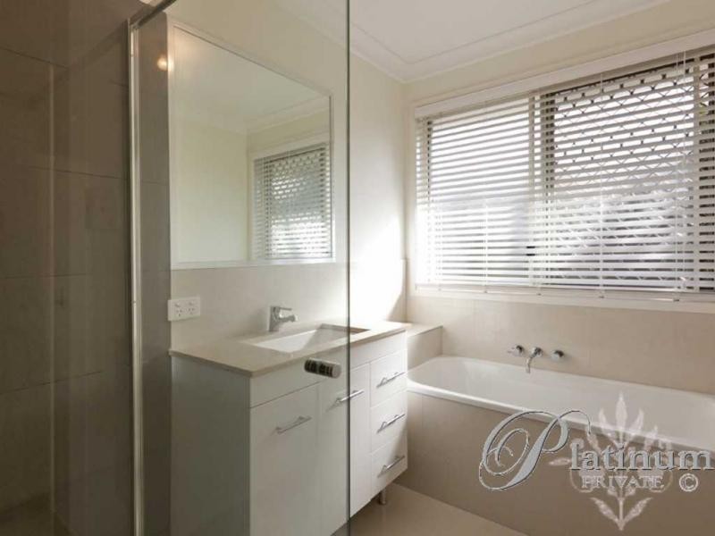 47 Cribb Road, Carindale QLD 4152