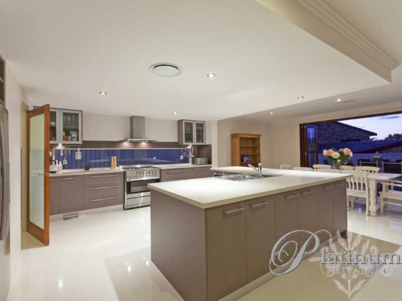 3 Almavale Street, Carindale QLD 4152