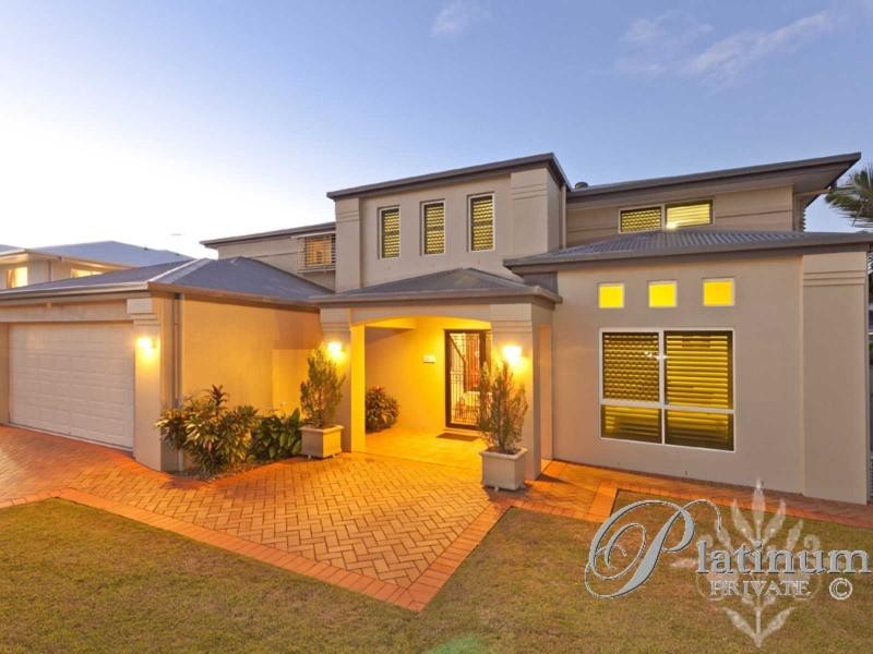 8 Charles Place, Manly West QLD 4179