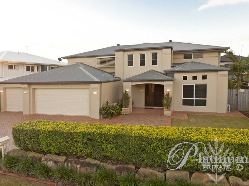 8 Charles Place, Manly West QLD 4179
