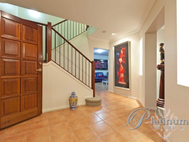 8 Charles Place, Manly West QLD 4179