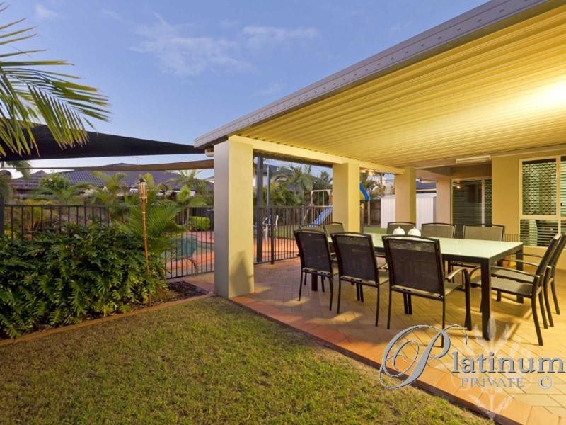 8 Charles Place, Manly West QLD 4179