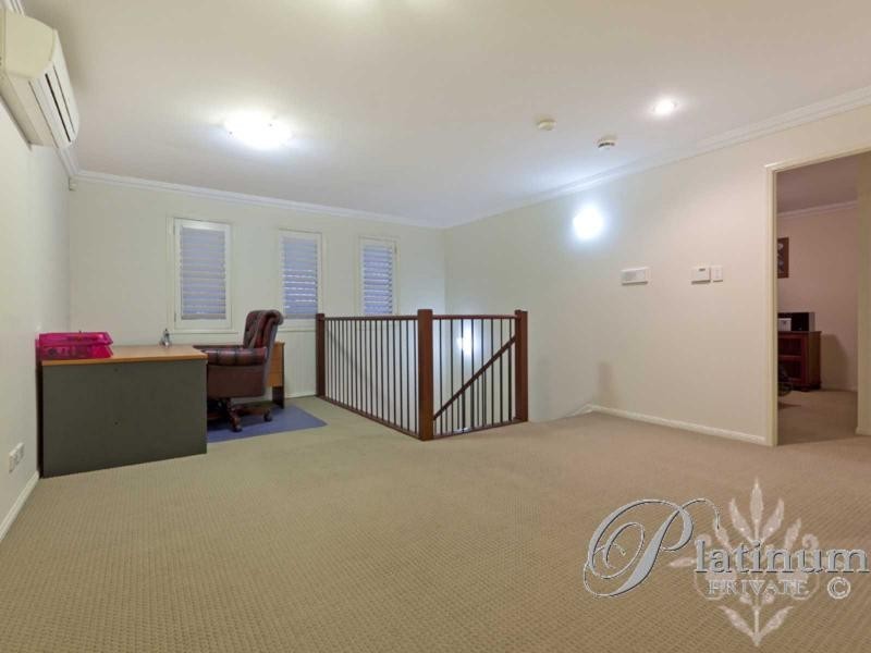8 Charles Place, Manly West QLD 4179