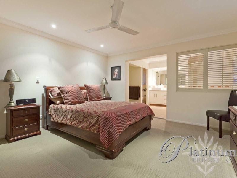 8 Charles Place, Manly West QLD 4179