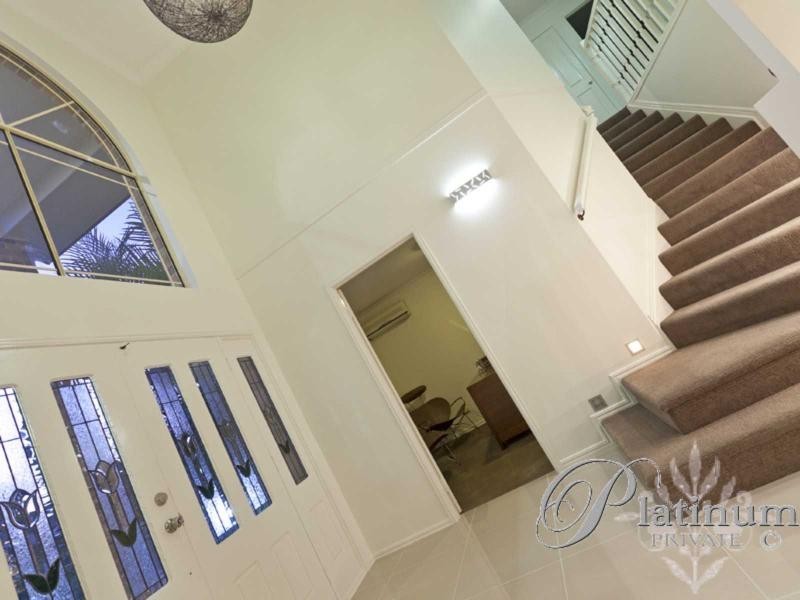 7 Bishop Place, Carindale QLD 4152