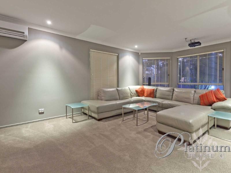 7 Bishop Place, Carindale QLD 4152