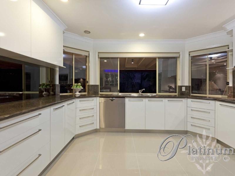 7 Bishop Place, Carindale QLD 4152