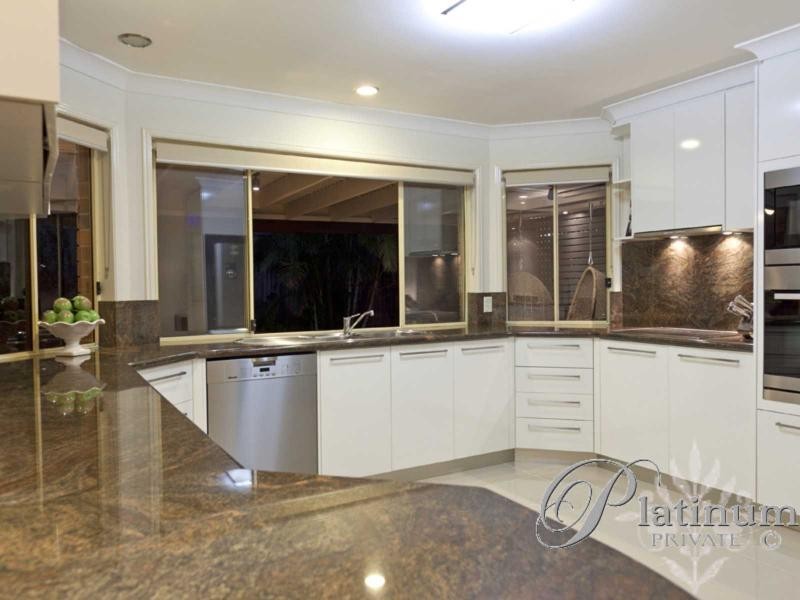 7 Bishop Place, Carindale QLD 4152