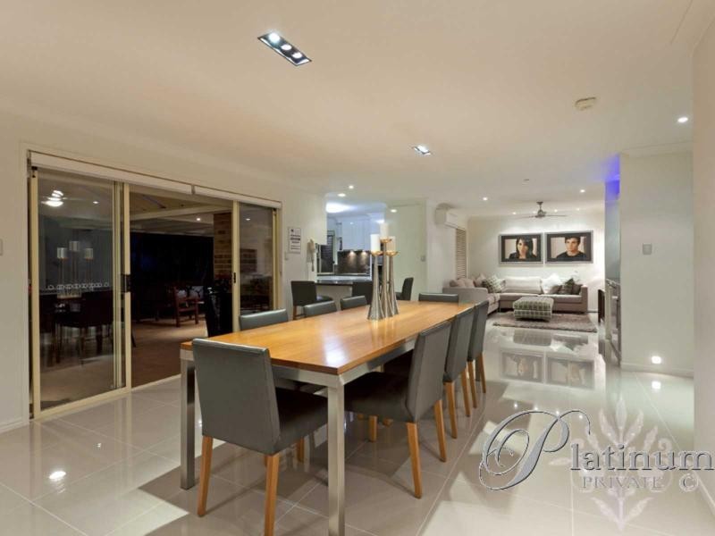 7 Bishop Place, Carindale QLD 4152