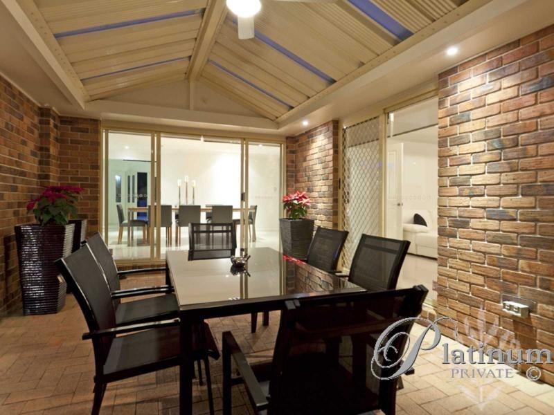 7 Bishop Place, Carindale QLD 4152