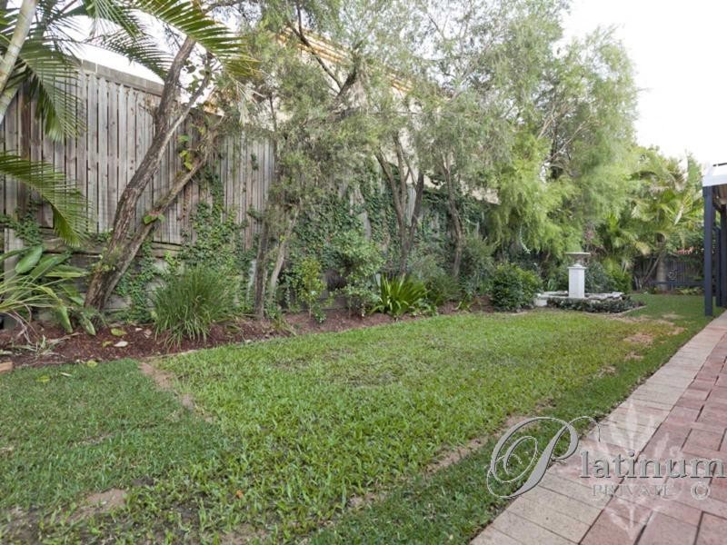 7 Bishop Place, Carindale QLD 4152