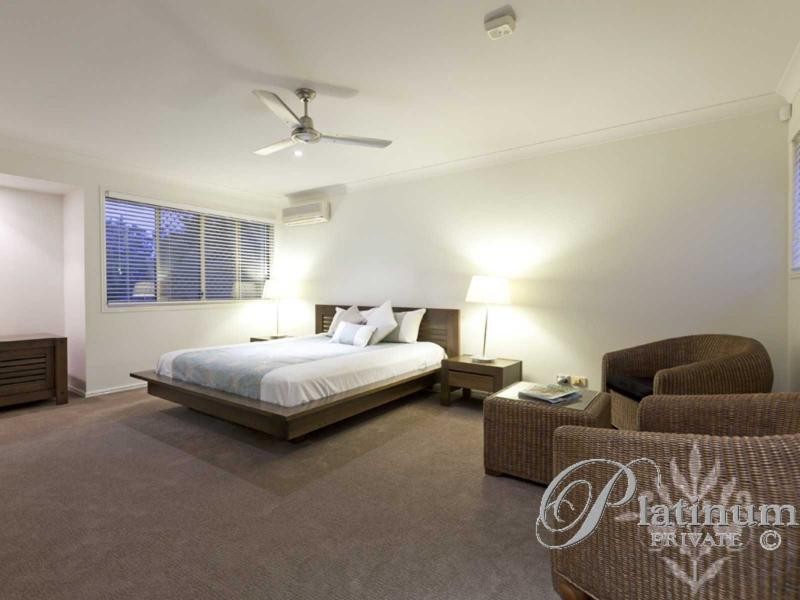 7 Bishop Place, Carindale QLD 4152