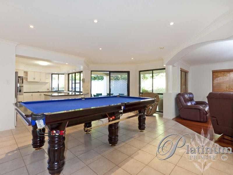 5 Duthie Court, Carindale QLD 4152