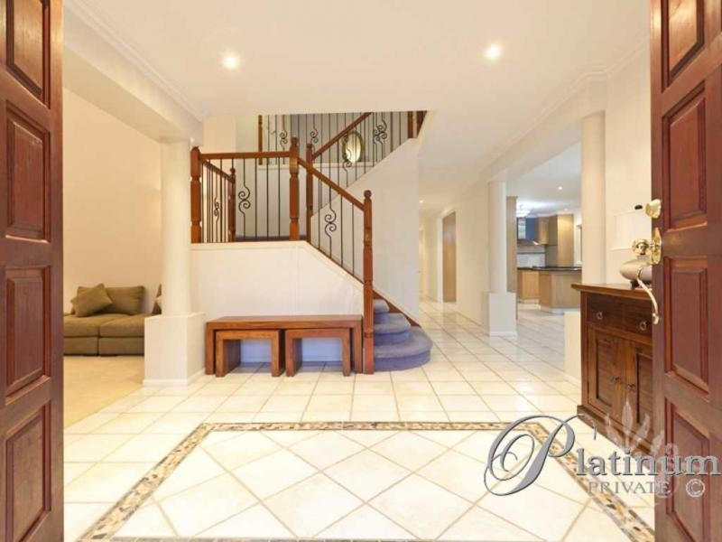 56 Sunset Place, Carindale QLD 4152