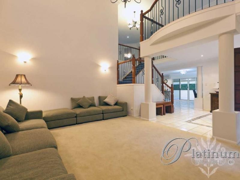 56 Sunset Place, Carindale QLD 4152