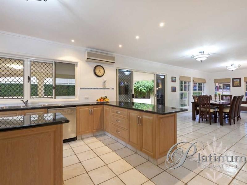 56 Sunset Place, Carindale QLD 4152