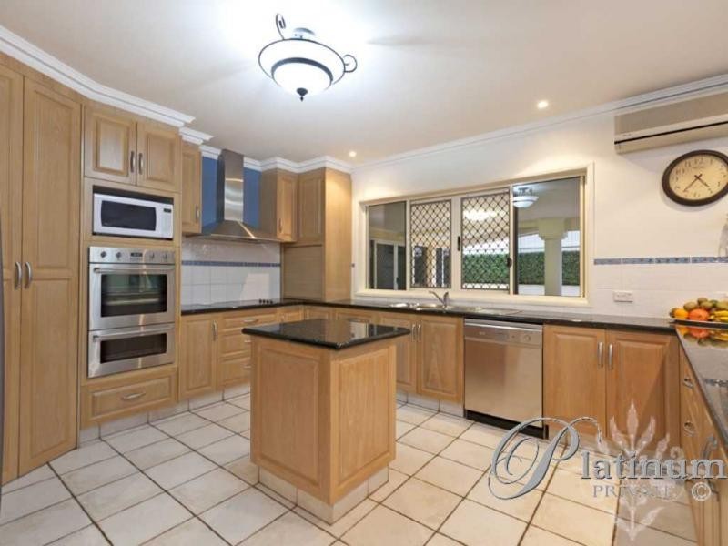 56 Sunset Place, Carindale QLD 4152