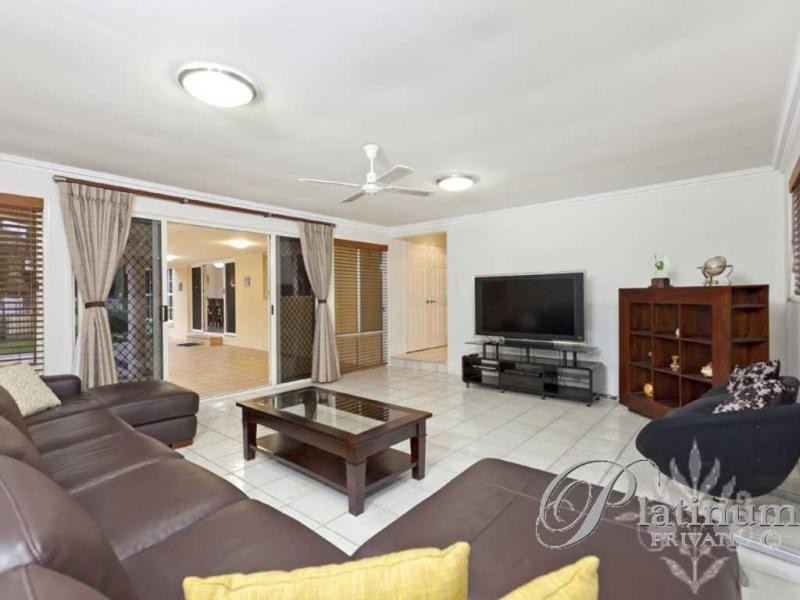 56 Sunset Place, Carindale QLD 4152