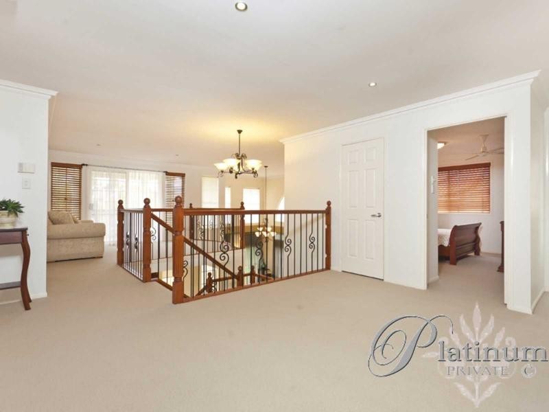 56 Sunset Place, Carindale QLD 4152