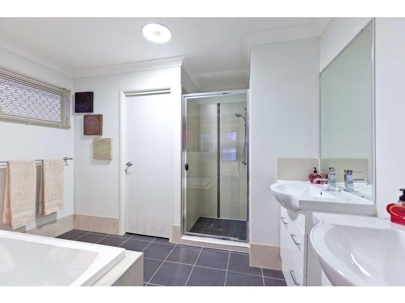 17 Paperbark Place, Wakerley QLD 4154