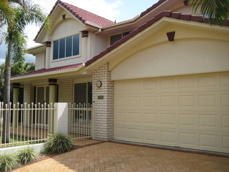 2 Pacific Close, Carindale QLD 4152