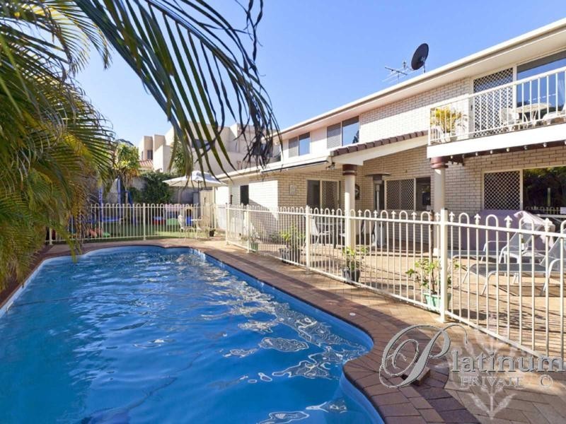 2 Pacific Close, Carindale QLD 4152