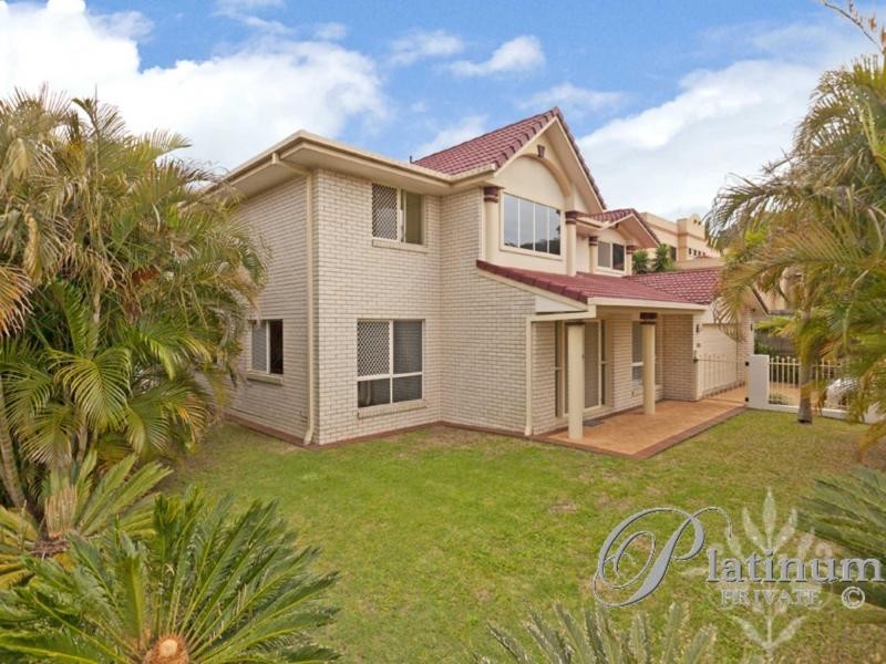 2 Pacific Close, Carindale QLD 4152