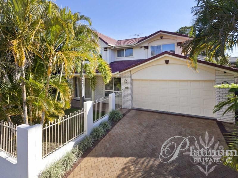2 Pacific Close, Carindale QLD 4152