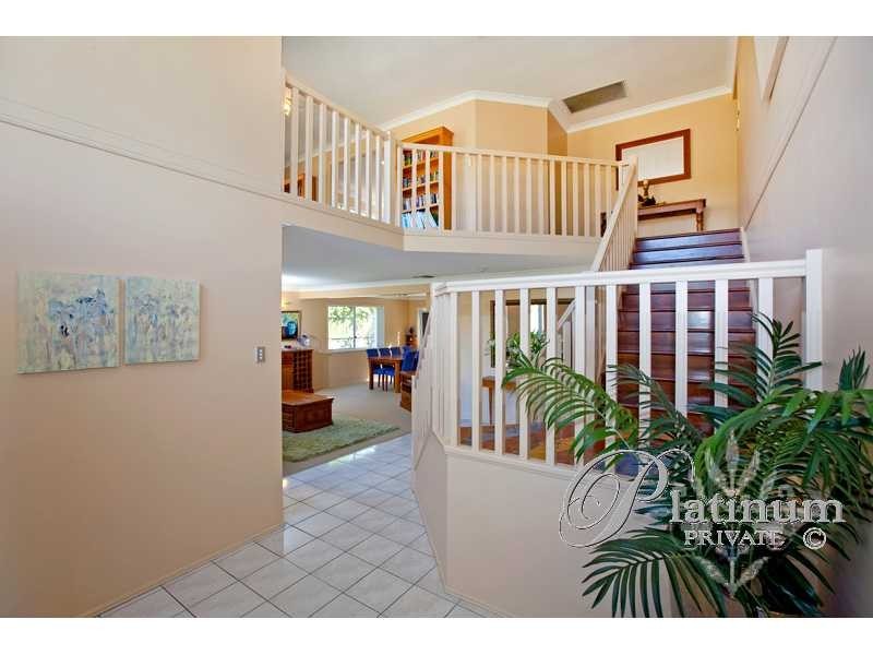 8 Homewood Place, Carindale QLD 4152