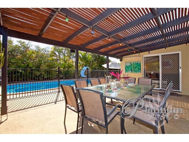 8 Homewood Place, Carindale QLD 4152