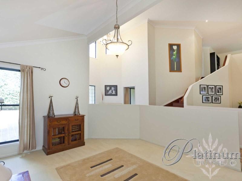 16 Kilburn Close, Carindale QLD 4152