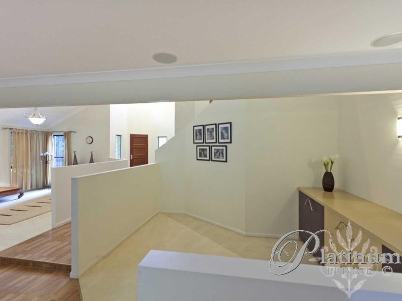 16 Kilburn Close, Carindale QLD 4152