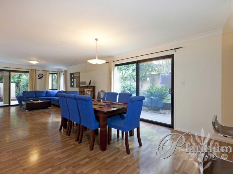 16 Kilburn Close, Carindale QLD 4152