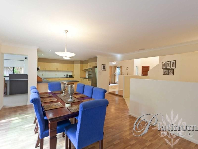 16 Kilburn Close, Carindale QLD 4152