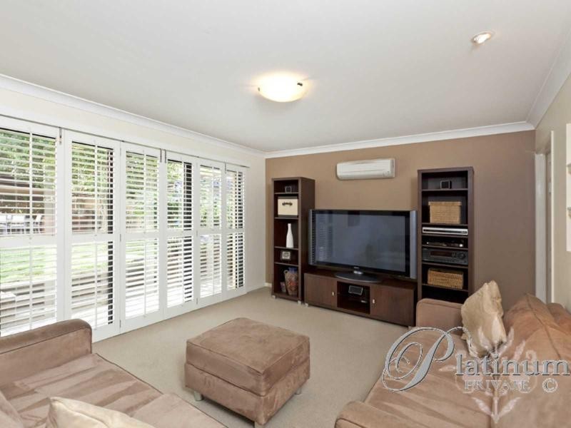 16 Kilburn Close, Carindale QLD 4152