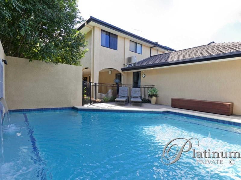 16 Kilburn Close, Carindale QLD 4152