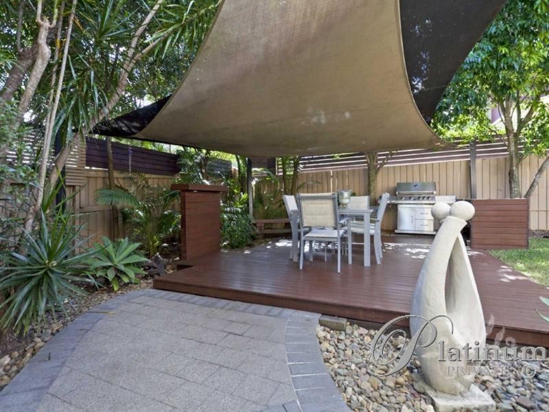 16 Kilburn Close, Carindale QLD 4152