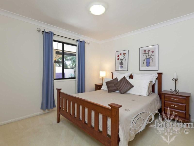 16 Kilburn Close, Carindale QLD 4152