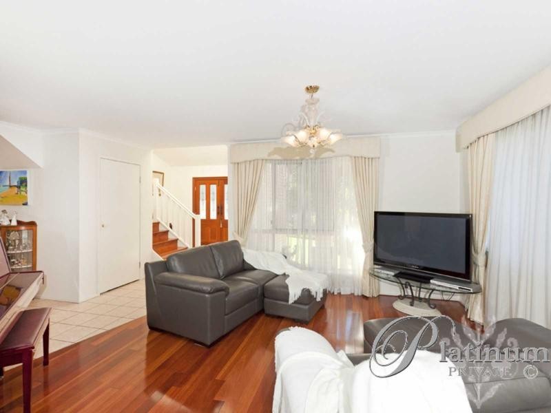 3 Briggs Court, Carindale QLD 4152