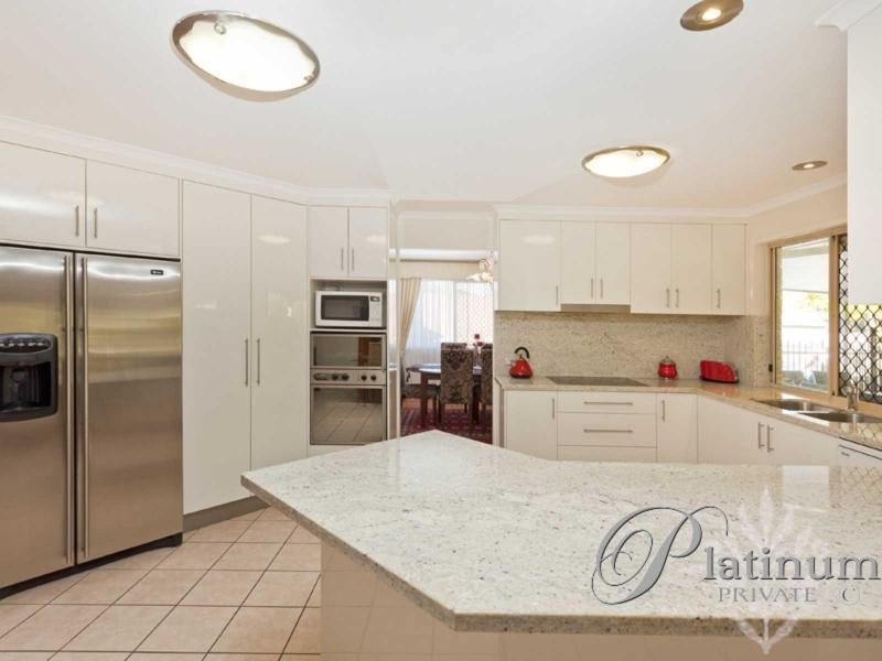 3 Briggs Court, Carindale QLD 4152