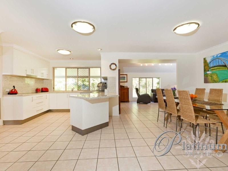 3 Briggs Court, Carindale QLD 4152