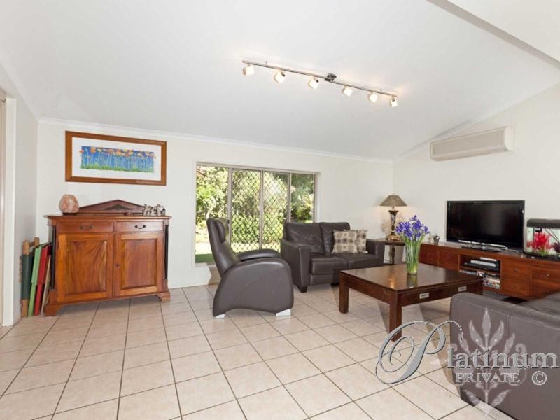 3 Briggs Court, Carindale QLD 4152