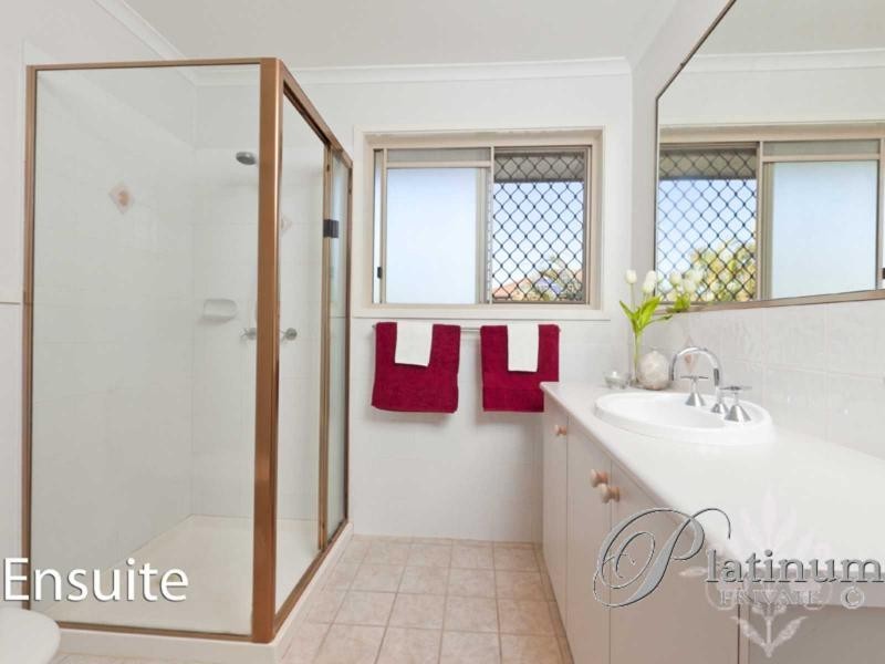 3 Briggs Court, Carindale QLD 4152